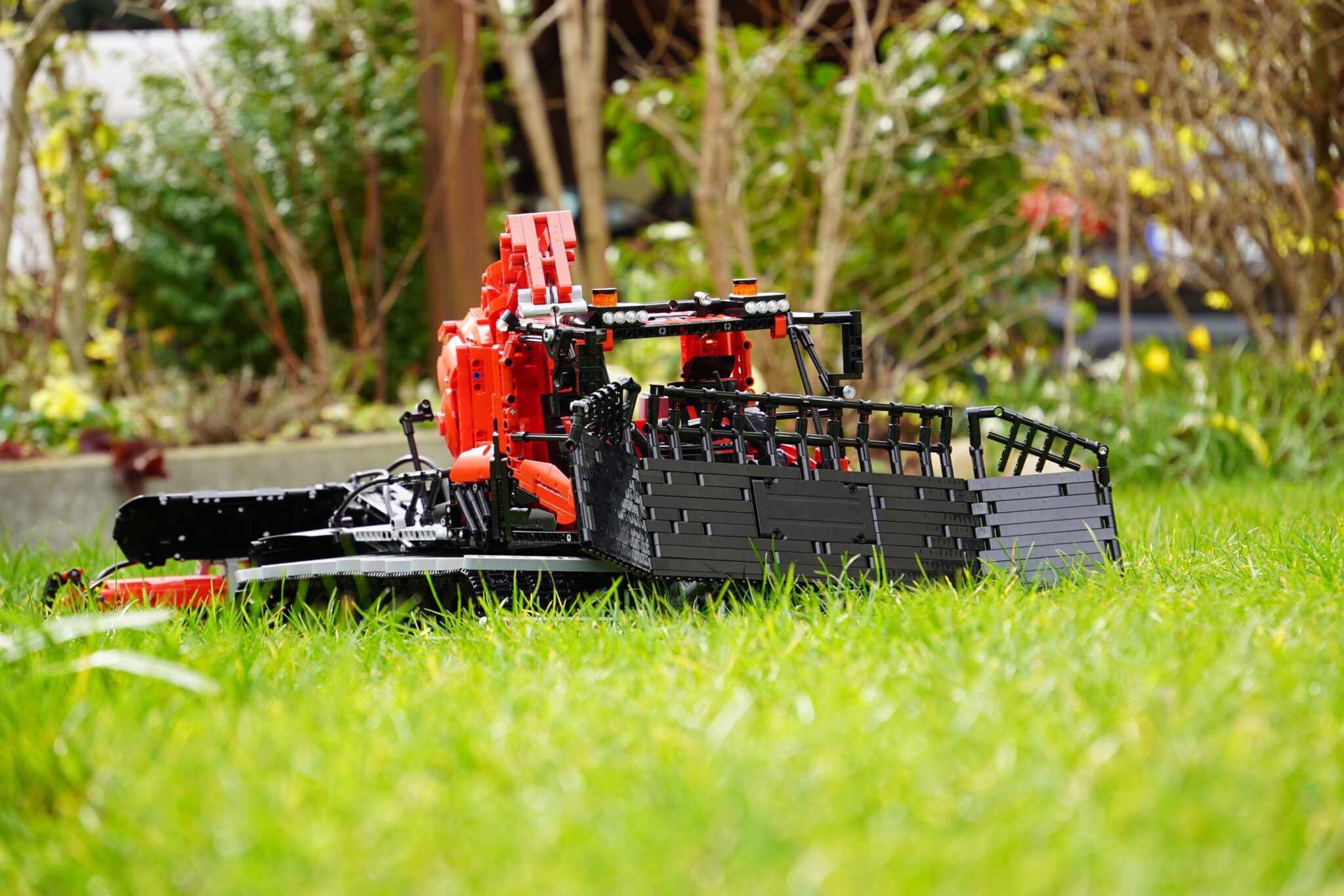 LEGO RC Pistenbully 600W Polar - MisterCreators Custom MOCs