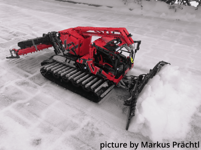 LEGO RC Pistenbully 600W Polar - MisterCreators Custom MOCs